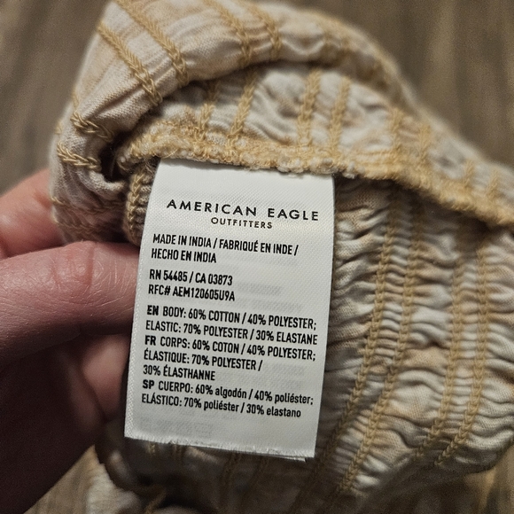 American Eagle cream and Yellow ruffle crop top size medium - Picture 4 of 7